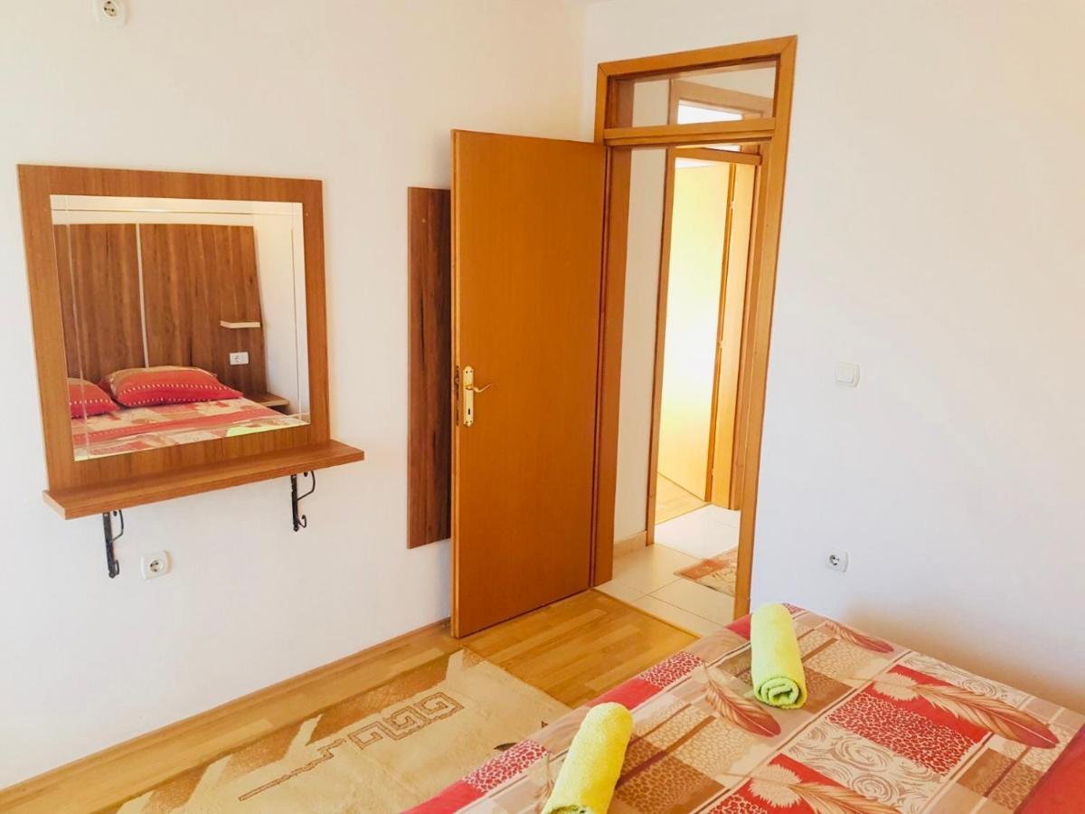 Apartments Flamingo 울친 외부 사진