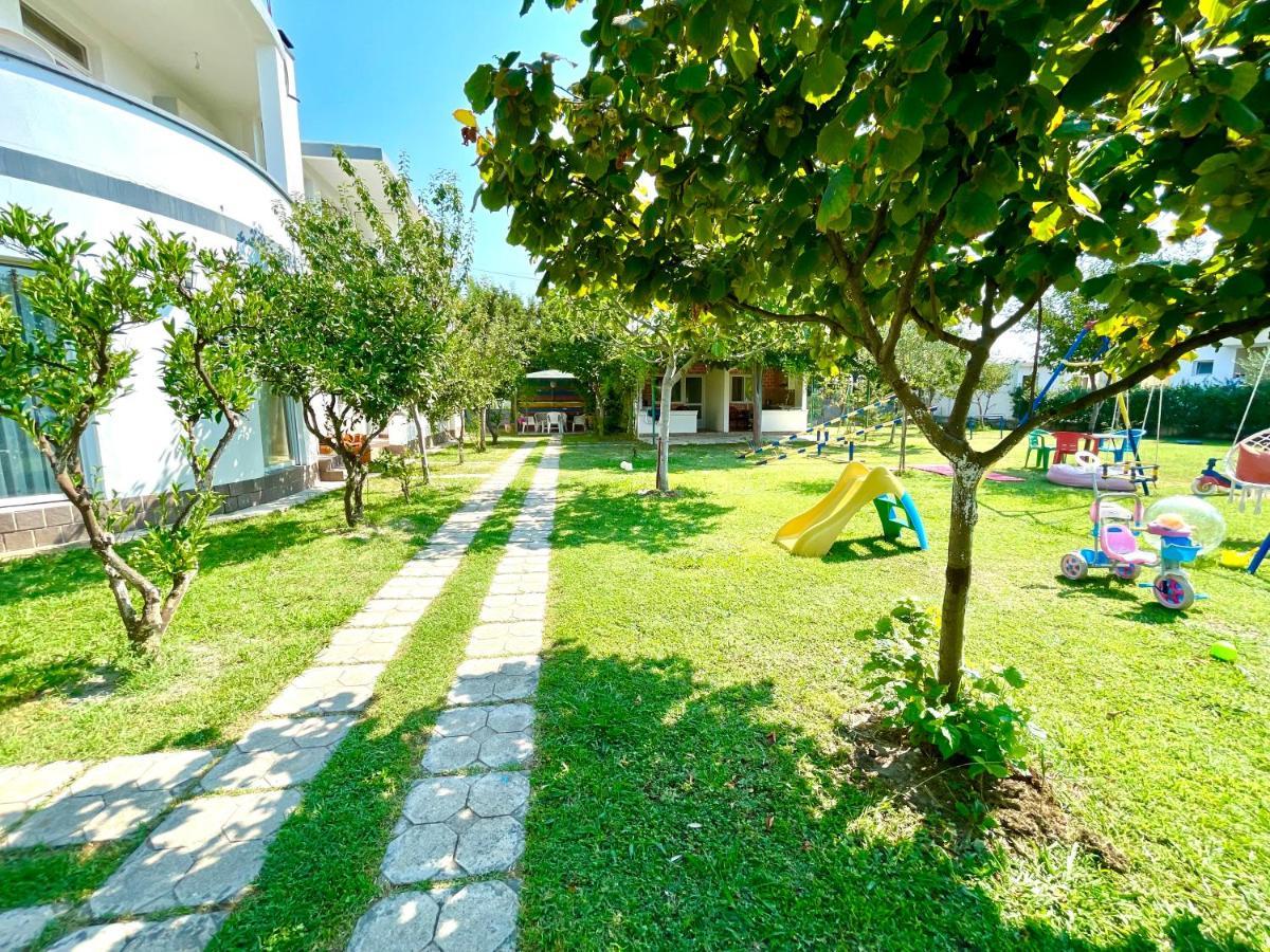 Apartments Flamingo 울친 외부 사진