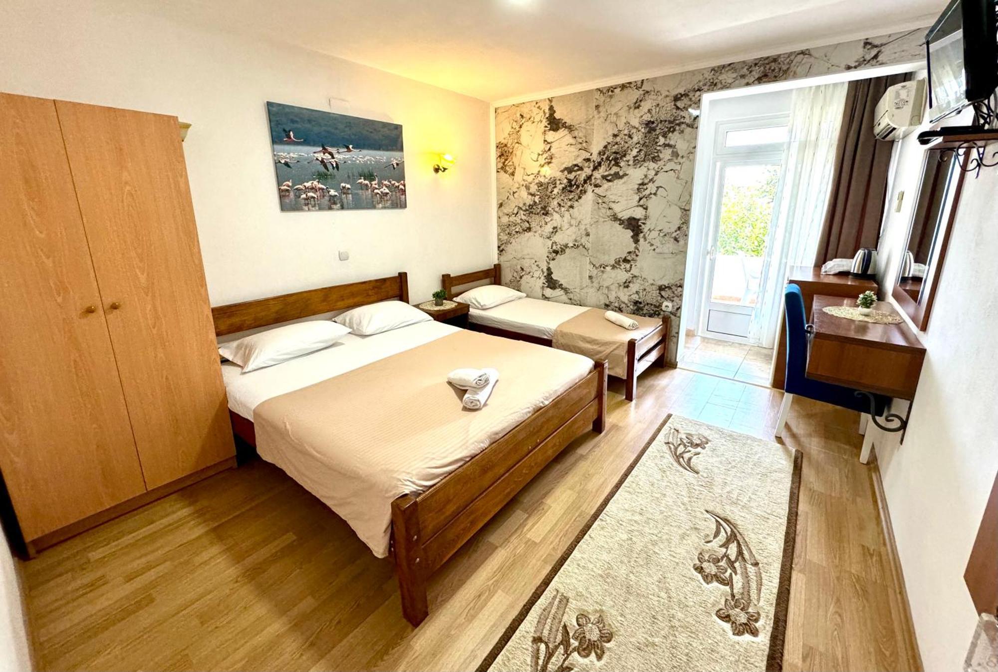 Apartments Flamingo 울친 외부 사진